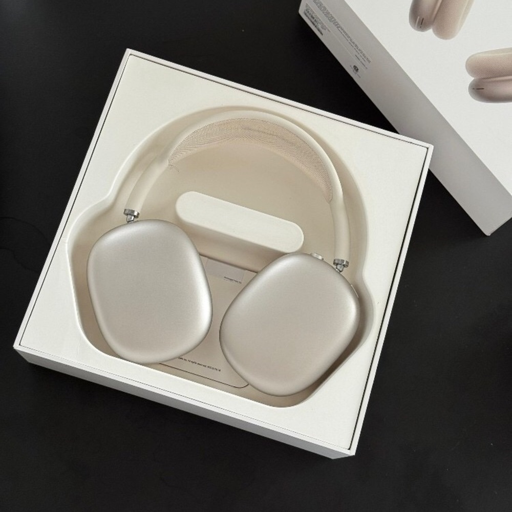 AirPods Max 2 - Starlight - Picture 3 of 6